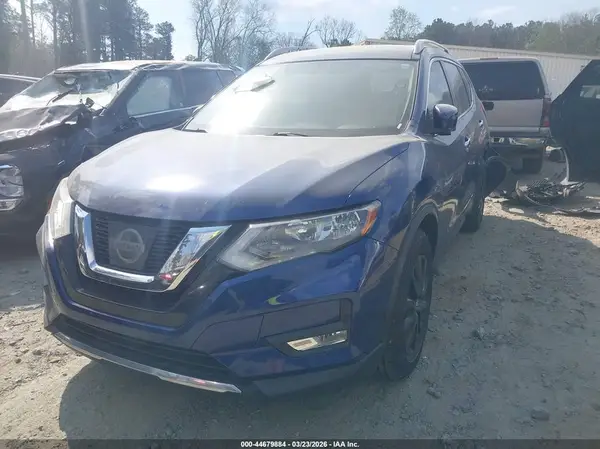 JN8AT2MT3HW151312 2017 NISSAN ROGUE - Image 2