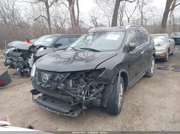 JN8AT2MT3HW152735 2017 NISSAN ROGUE - Image 2