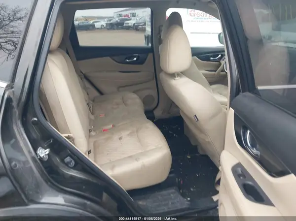 JN8AT2MT3HW152735 2017 NISSAN ROGUE - Image 8