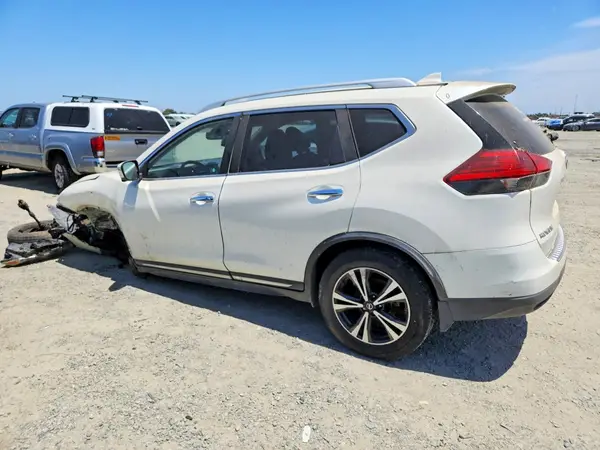 JN8AT2MT3HW152931 2017 NISSAN ROGUE - Image 2