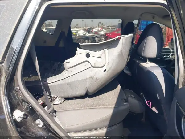 JN8AT2MT3HW382050 2017 NISSAN ROGUE - Image 8