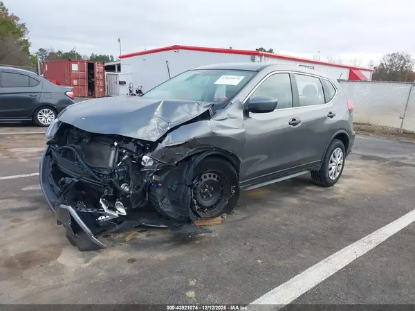 JN8AT2MT3HW384364 2017 NISSAN ROGUE - Image 2
