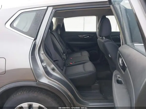 JN8AT2MT3HW384364 2017 NISSAN ROGUE - Image 8