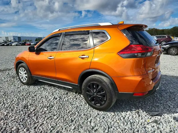 JN8AT2MT3HW384557 2017 NISSAN ROGUE - Image 2