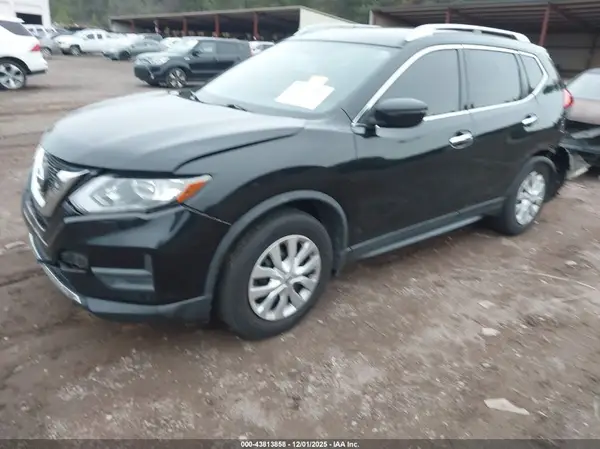 JN8AT2MT3HW385384 2017 NISSAN ROGUE - Image 2
