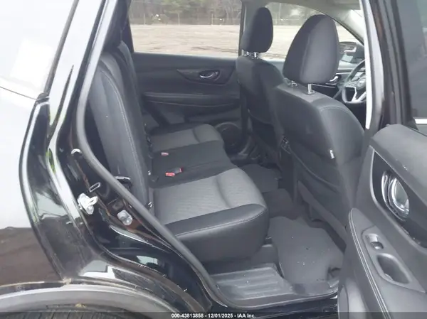 JN8AT2MT3HW385384 2017 NISSAN ROGUE - Image 8