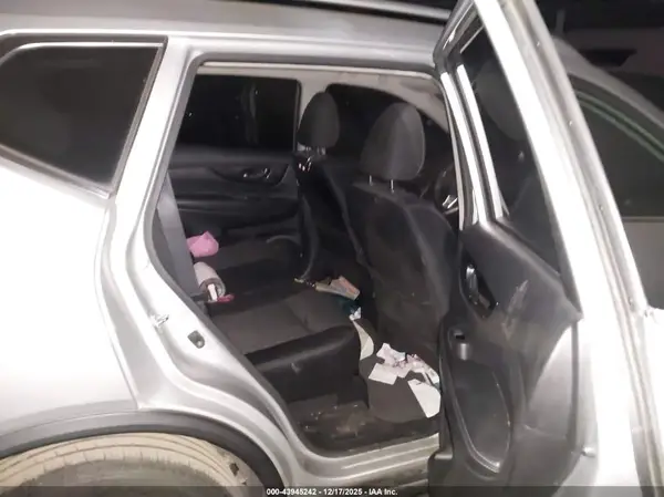 JN8AT2MT3HW385949 2017 NISSAN ROGUE - Image 8