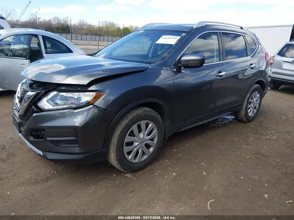 JN8AT2MT3HW387524 2017 NISSAN ROGUE - Image 2