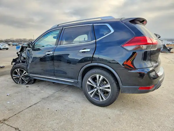 JN8AT2MT3HW387684 2017 NISSAN ROGUE - Image 2