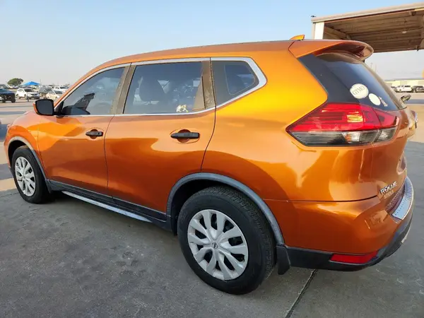 JN8AT2MT3HW388124 2017 NISSAN ROGUE - Image 2