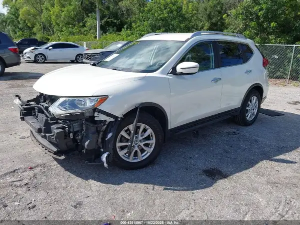 JN8AT2MT3HW389189 2017 NISSAN ROGUE - Image 2
