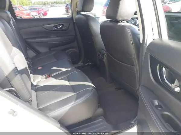 JN8AT2MT3HW389189 2017 NISSAN ROGUE - Image 8