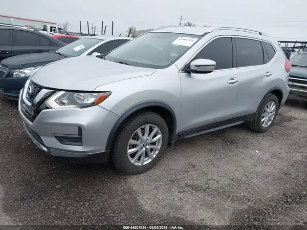JN8AT2MT3HW389645 2017 NISSAN ROGUE - Image 2