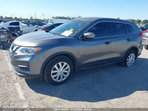 JN8AT2MT3HW390746 2017 NISSAN ROGUE - Image 2