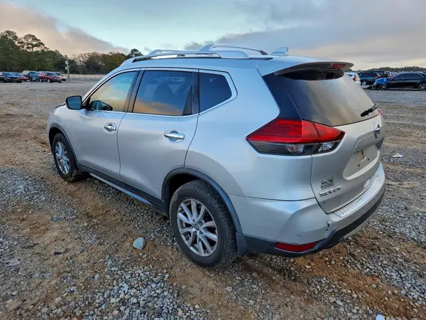 JN8AT2MT3HW392433 2017 NISSAN ROGUE - Image 2