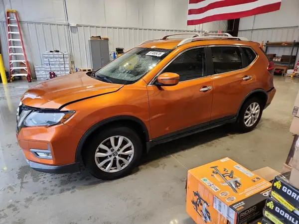 JN8AT2MT3HW393727 2017 NISSAN ROGUE - Image 1