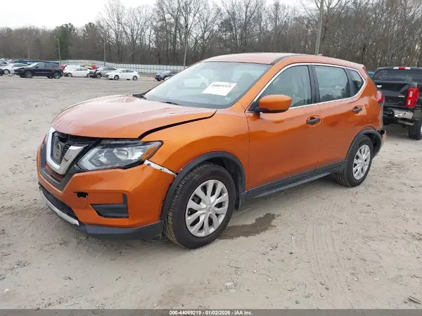 JN8AT2MT3HW395638 2017 NISSAN ROGUE - Image 2