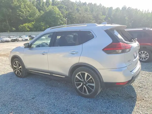 JN8AT2MT3HW398104 2017 NISSAN ROGUE - Image 2