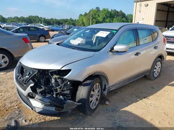JN8AT2MT3HW402426 2017 NISSAN ROGUE - Image 2