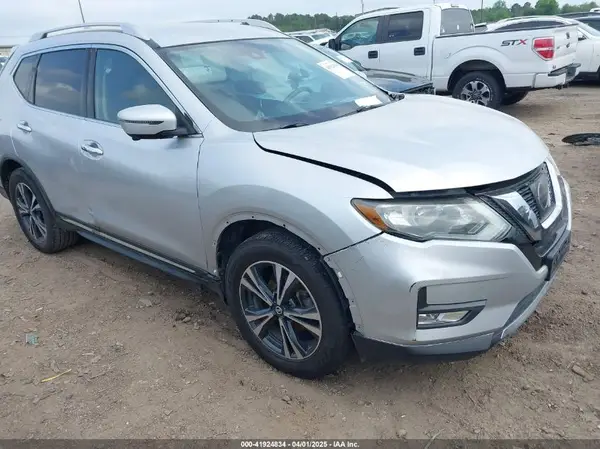 JN8AT2MT3HW405584 2017 NISSAN ROGUE - Image 1