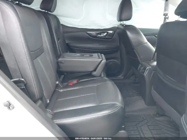 JN8AT2MT3HW405584 2017 NISSAN ROGUE - Image 8