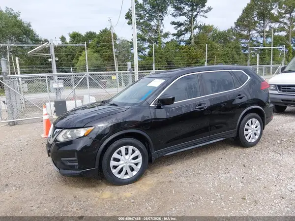 JN8AT2MT3HW407951 2017 NISSAN ROGUE - Image 2