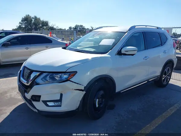 JN8AT2MT3HW408243 2017 NISSAN ROGUE - Image 2