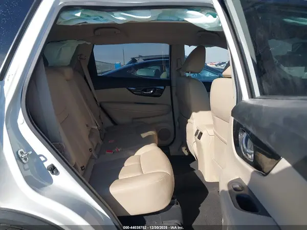 JN8AT2MT3HW408243 2017 NISSAN ROGUE - Image 8