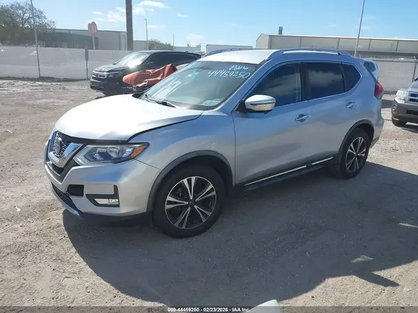 JN8AT2MT3JW456752 2018 NISSAN ROGUE - Image 2