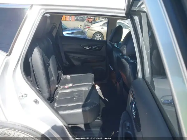 JN8AT2MT3JW456752 2018 NISSAN ROGUE - Image 8