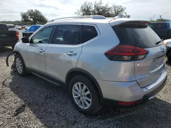 JN8AT2MT3JW457027 2018 NISSAN ROGUE - Image 2