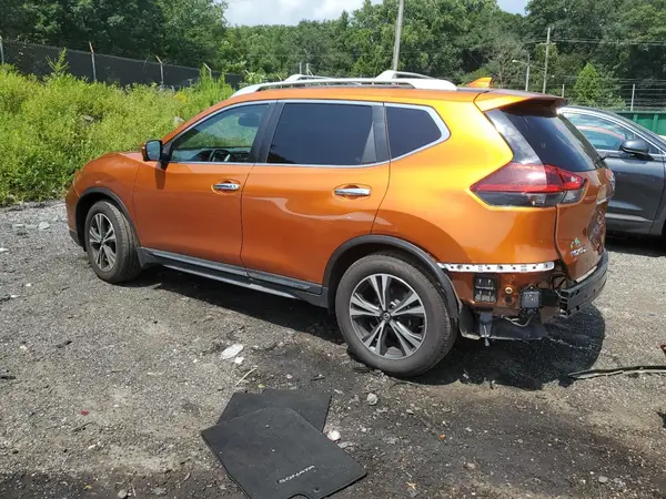 JN8AT2MT3JW457576 2018 NISSAN ROGUE - Image 2