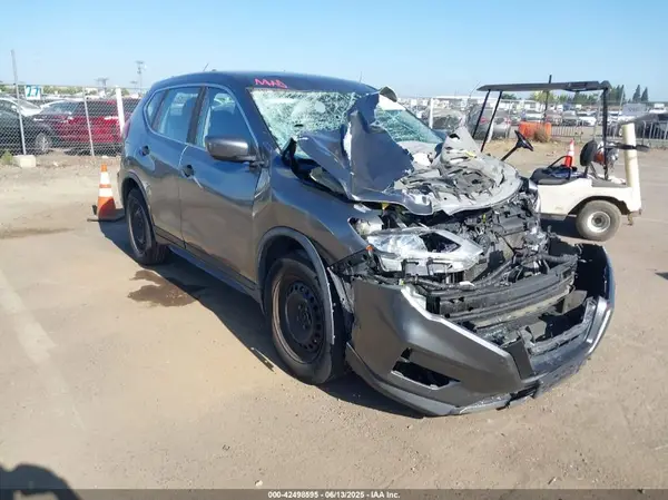 JN8AT2MT3JW459277 2018 NISSAN ROGUE - Image 1