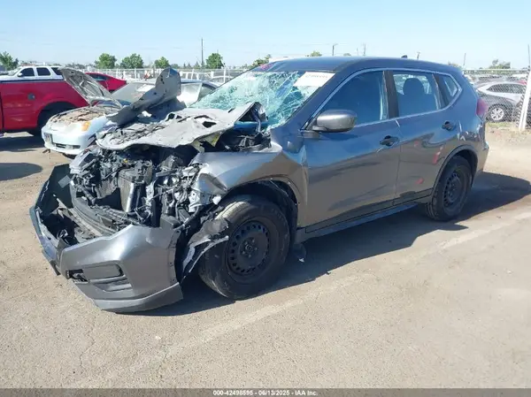 JN8AT2MT3JW459277 2018 NISSAN ROGUE - Image 2