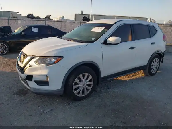 JN8AT2MT3JW461160 2018 NISSAN ROGUE - Image 2