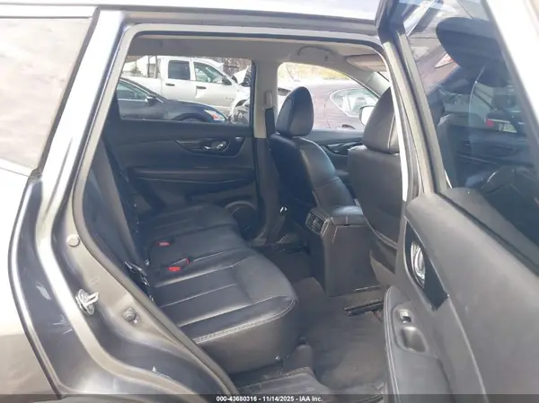 JN8AT2MT3JW464785 2018 NISSAN ROGUE - Image 8