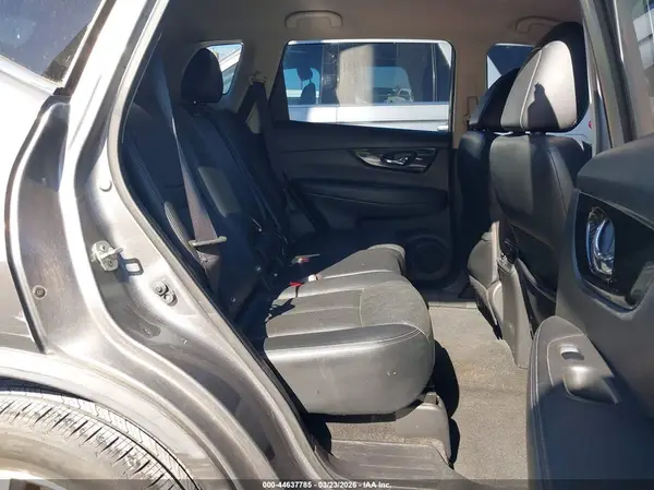 JN8AT2MT3JW465077 2018 NISSAN ROGUE - Image 8