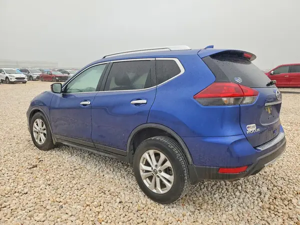 JN8AT2MT3JW470330 2018 NISSAN ROGUE - Image 2