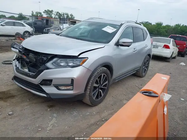 JN8AT2MT3JW485619 2018 NISSAN ROGUE - Image 2