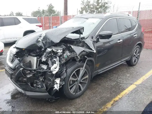 JN8AT2MT3JW486687 2018 NISSAN ROGUE - Image 2