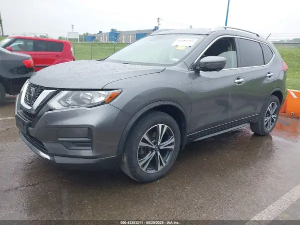 JN8AT2MT3KW256648 2019 NISSAN ROGUE - Image 2