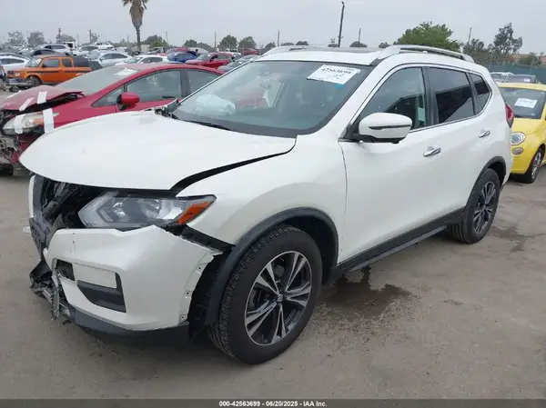 JN8AT2MT3KW257086 2019 NISSAN ROGUE - Image 2