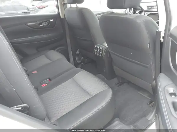 JN8AT2MT3KW257086 2019 NISSAN ROGUE - Image 8