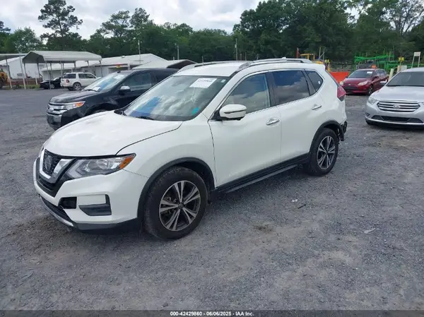 JN8AT2MT3KW260148 2019 NISSAN ROGUE - Image 2