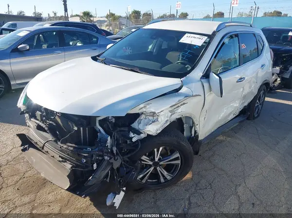 JN8AT2MT3KW262644 2019 NISSAN ROGUE - Image 2