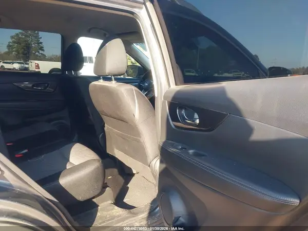 JN8AT2MT3KW265530 2019 NISSAN ROGUE - Image 8
