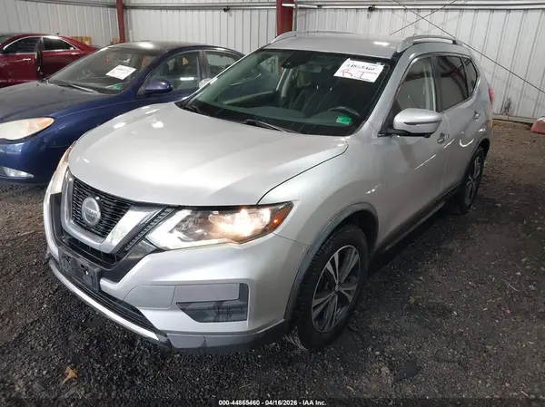 JN8AT2MT3KW501545 2019 NISSAN ROGUE - Image 2