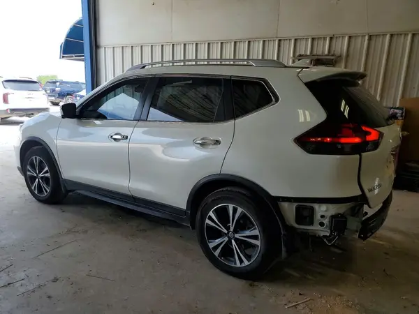 JN8AT2MT3LW015805 2020 NISSAN ROGUE - Image 2