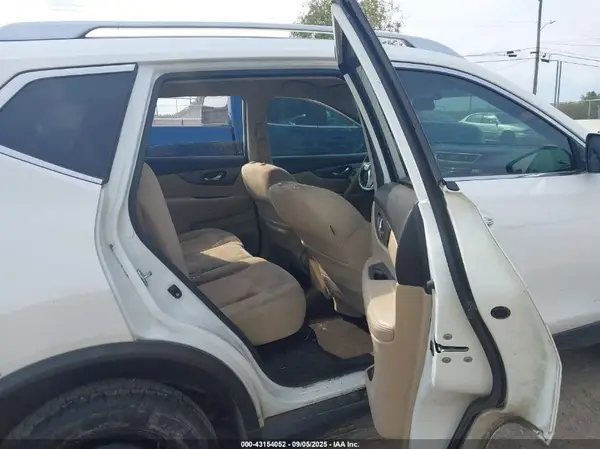 JN8AT2MT4GW004804 2016 NISSAN ROGUE - Image 8