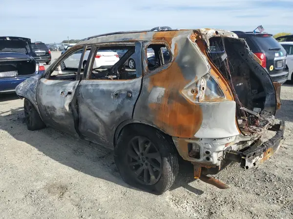 JN8AT2MT4GW007301 2016 NISSAN ROGUE - Image 2